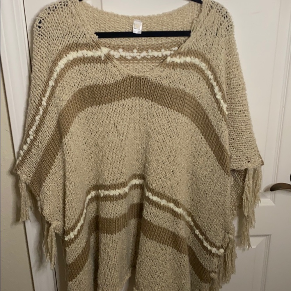 Oversized short sleeve tassel sweater